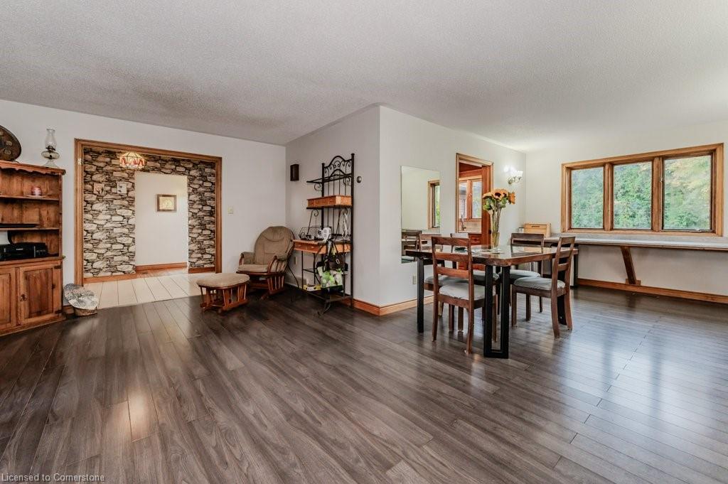 5822 2nd Line Property Photo 12