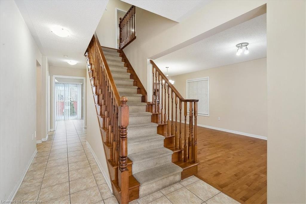 820 Speck Crossing Property Photo 3