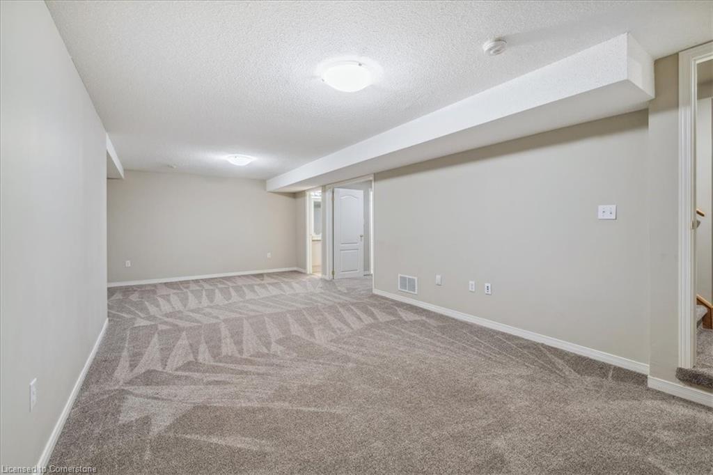45-24 Kenyon Crescent Property Photo 24