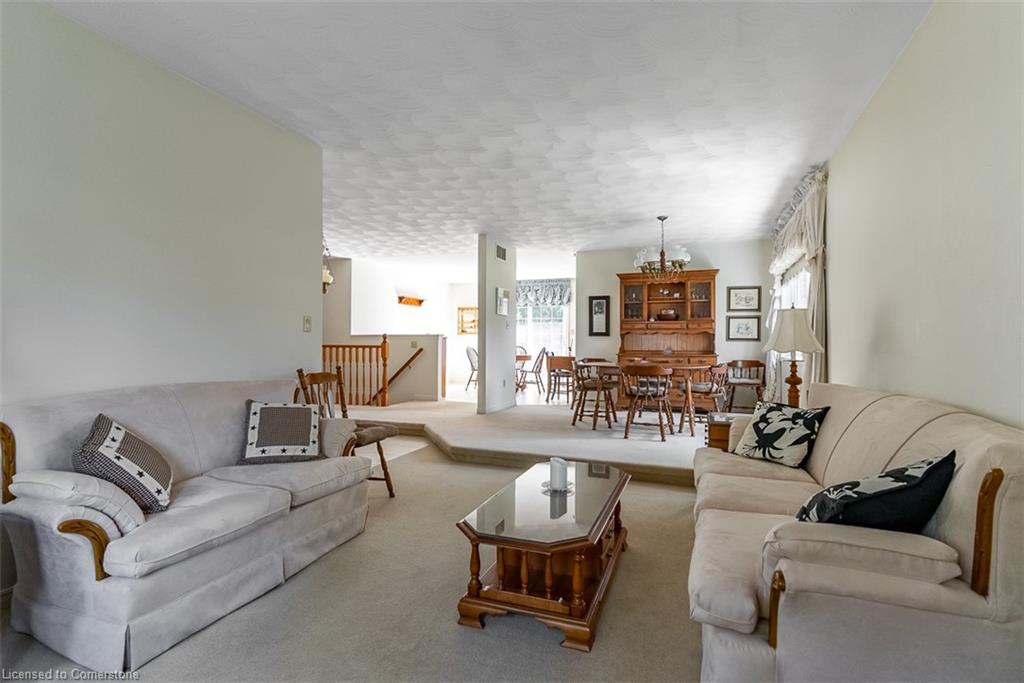 47 Winter Way Property Photo 6
