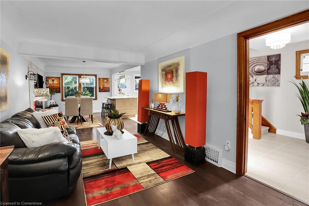 65 London Street S Property Photo 9