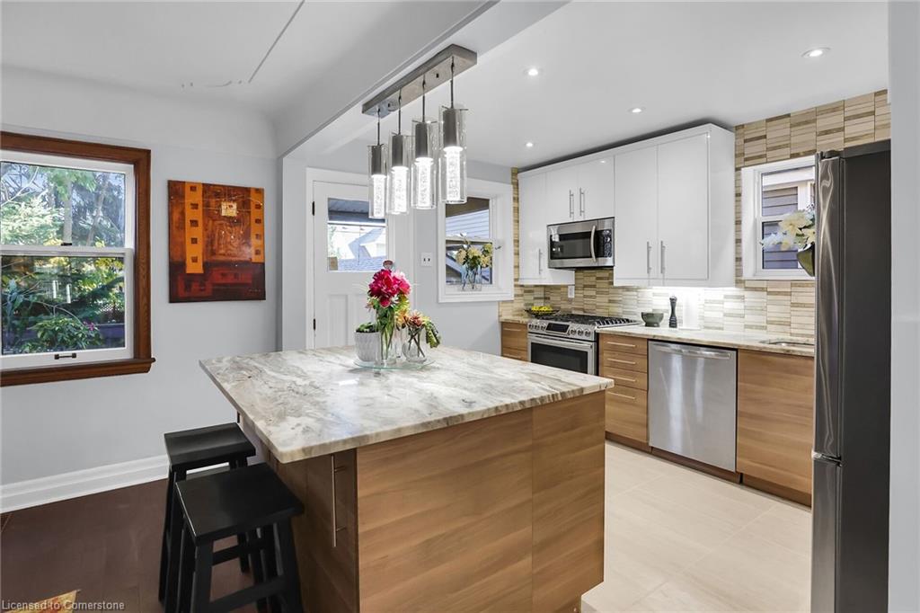 65 London Street S Property Photo 12
