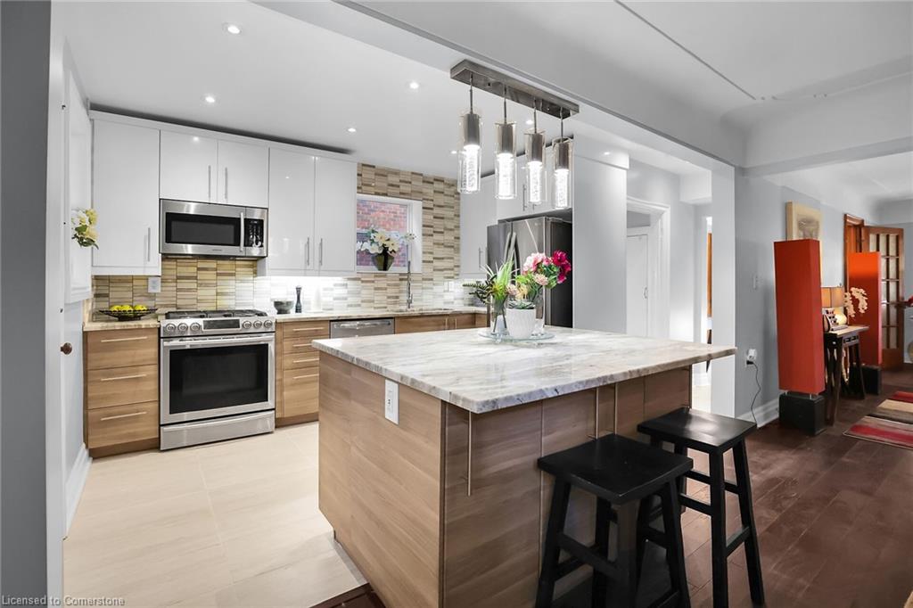 65 London Street S Property Photo 16