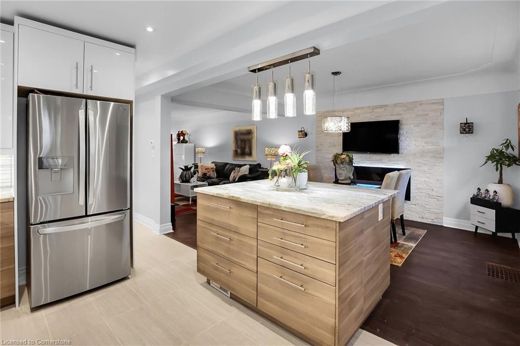 65 London Street S Property Photo 17