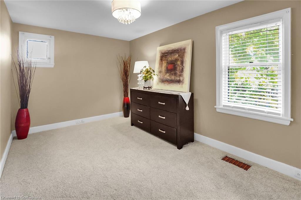 65 London Street S Property Photo 28