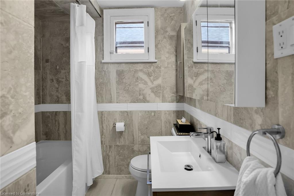 65 London Street S Property Photo 30