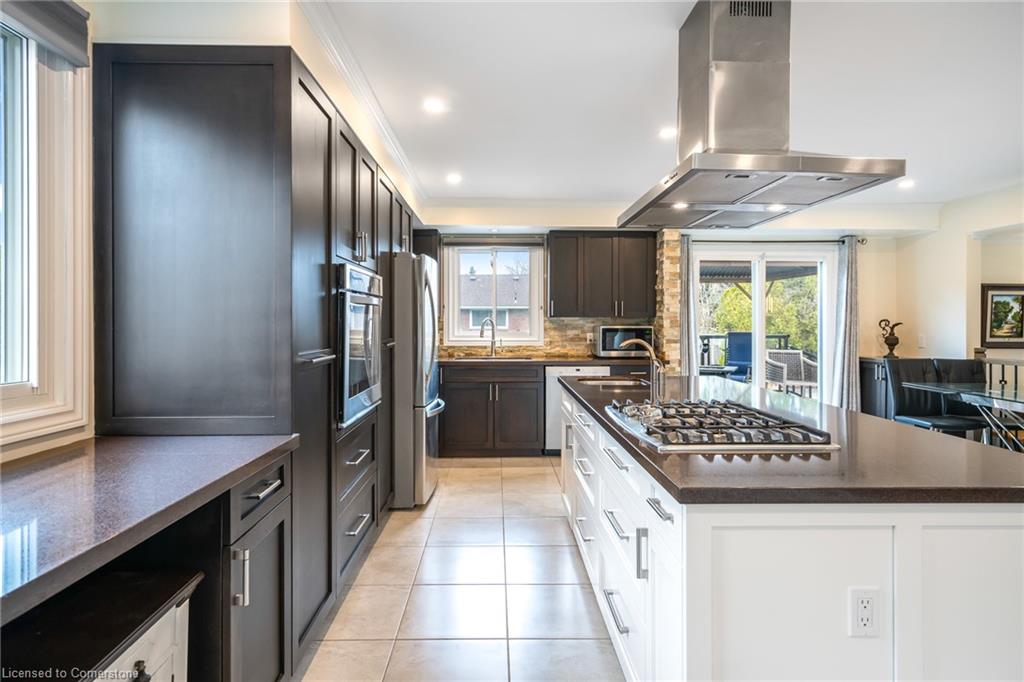 5 Lower Canada Drive Property Photo 17