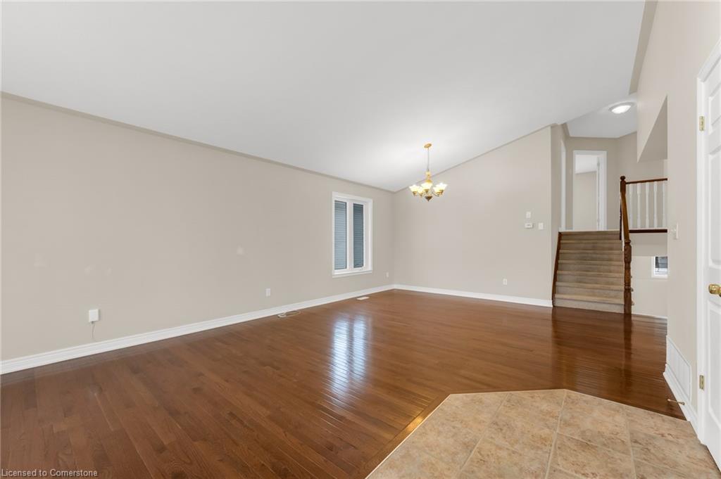 25 Mapleview Drive Property Photo 5
