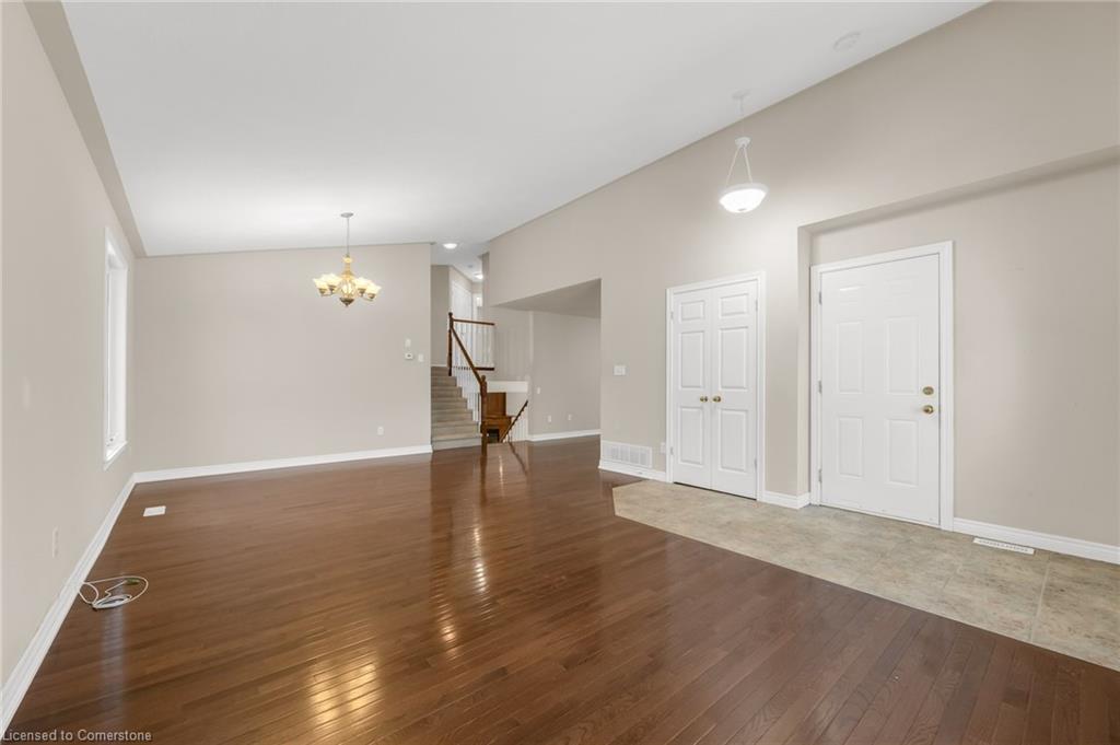 25 Mapleview Drive Property Photo 6