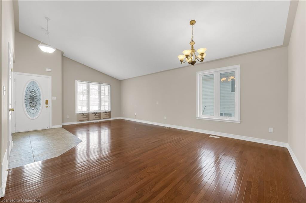 25 Mapleview Drive Property Photo 7