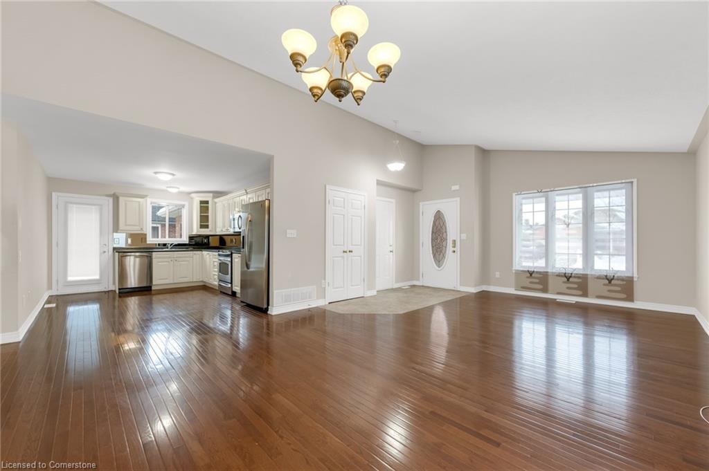 25 Mapleview Drive Property Photo 8