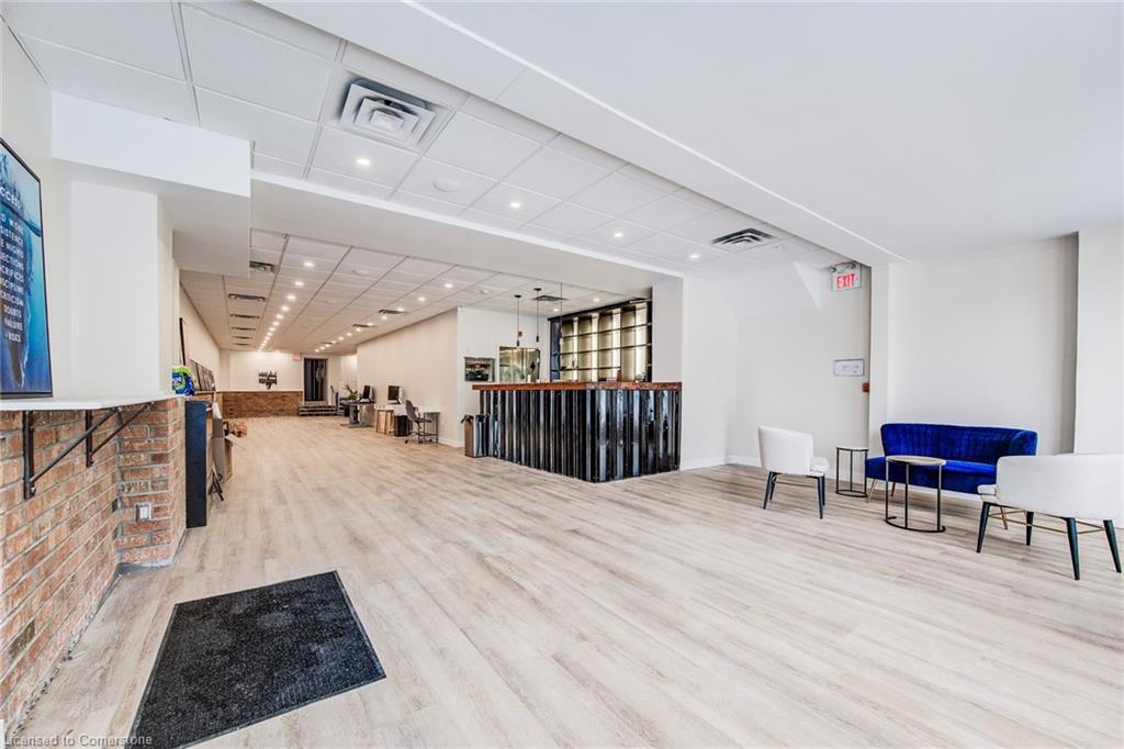 30 Ontario Street S Property Photo 6