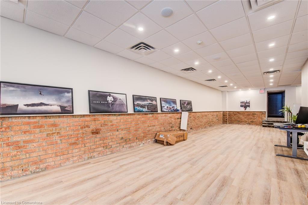 30 Ontario Street S Property Photo 12