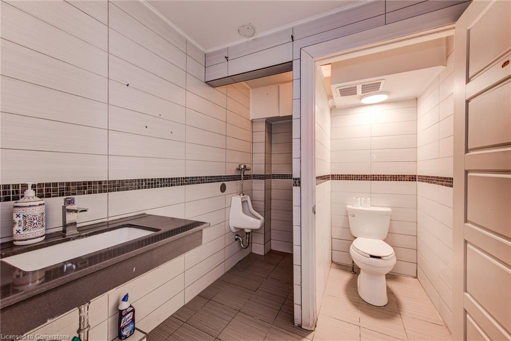 30 Ontario Street S Property Photo 18