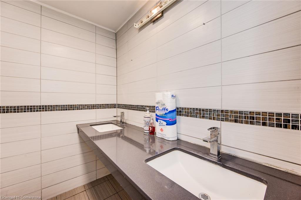 30 Ontario Street S Property Photo 20