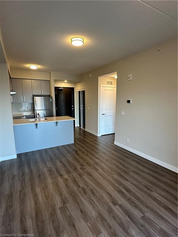 1508-15 Queen Street S Property Photo 2