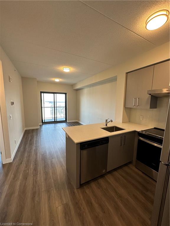 1508-15 Queen Street S Property Photo 9