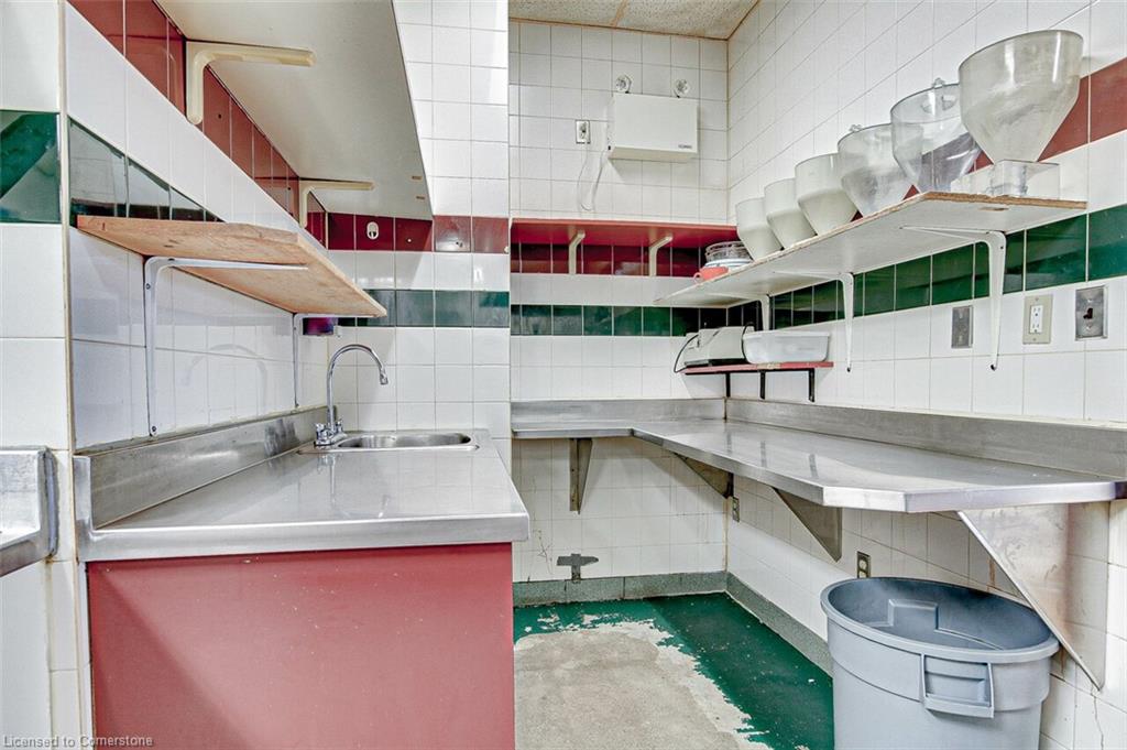 1121 Bay Street Property Photo 20