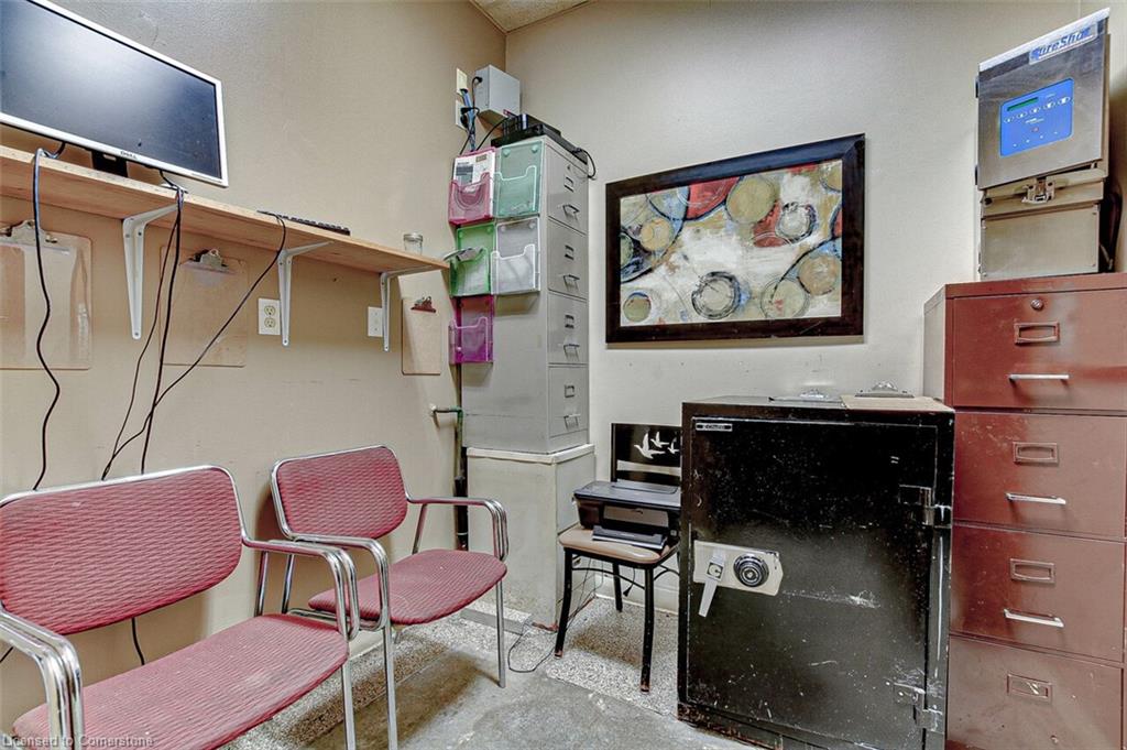 1121 Bay Street Property Photo 24