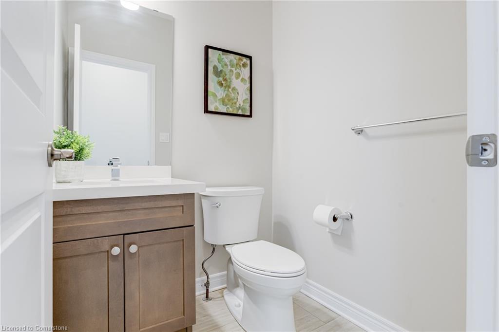 7387 Sherrilee Crescent Property Photo 13