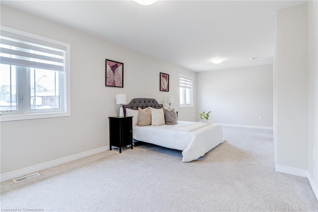 7387 Sherrilee Crescent Property Photo 17