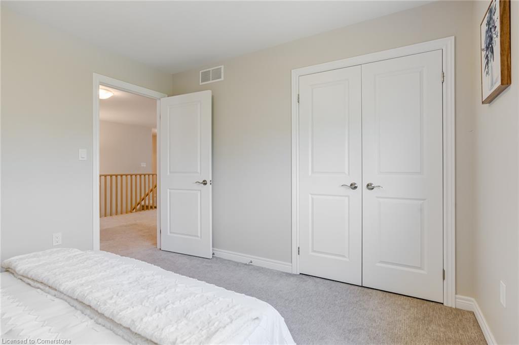 7387 Sherrilee Crescent Property Photo 23