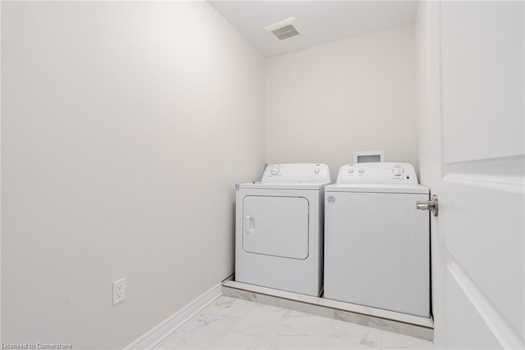 7387 Sherrilee Crescent Property Photo 27
