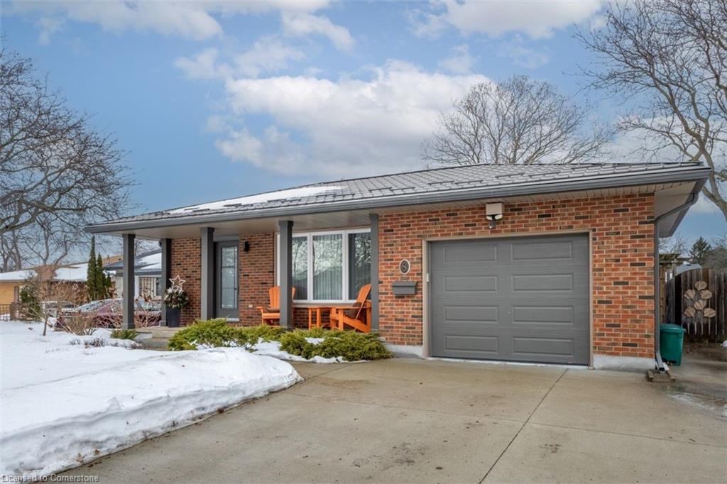 8 Woodgarden Court Property Photo