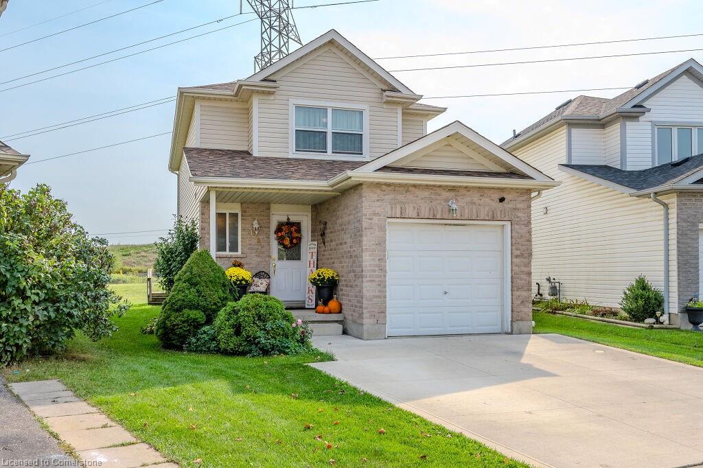 128 Henhoeffer Crescent Property Photo 2