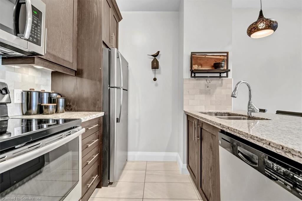 1118-118 King Street E Property Photo 2