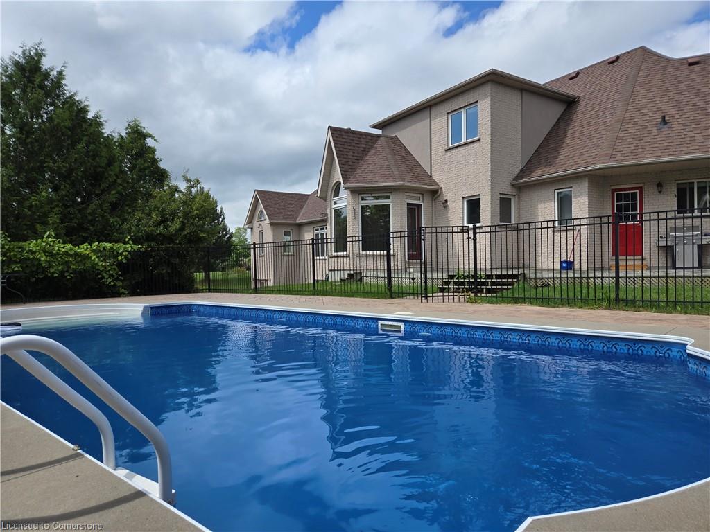 7 Deer Run Crescent Property Photo 1