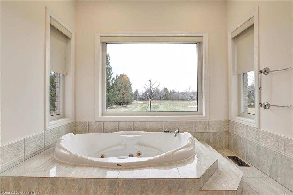 7 Deer Run Crescent Property Photo 24
