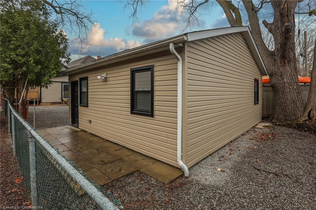 15 Adelaide Street Property Photo 8