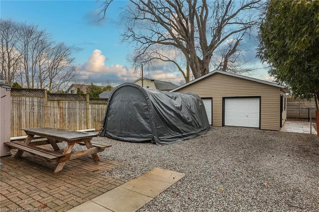 15 Adelaide Street Property Photo 9