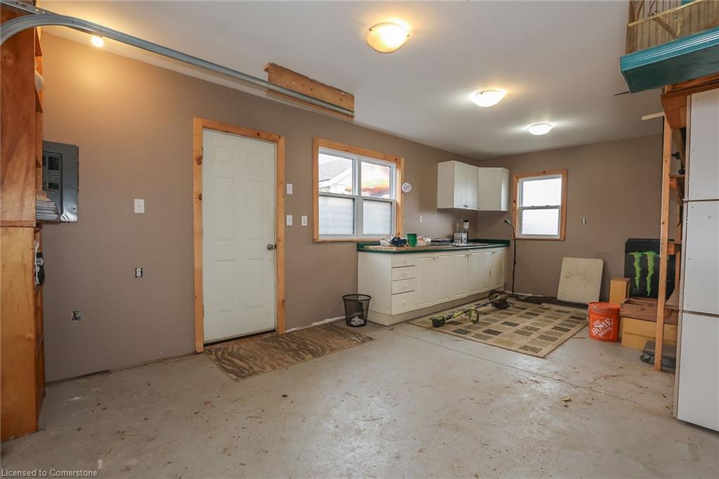 15 Adelaide Street Property Photo 13