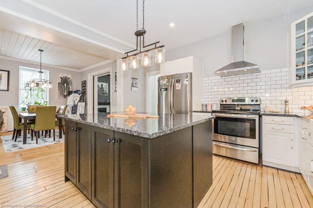 180 Union Street W Property Photo 11