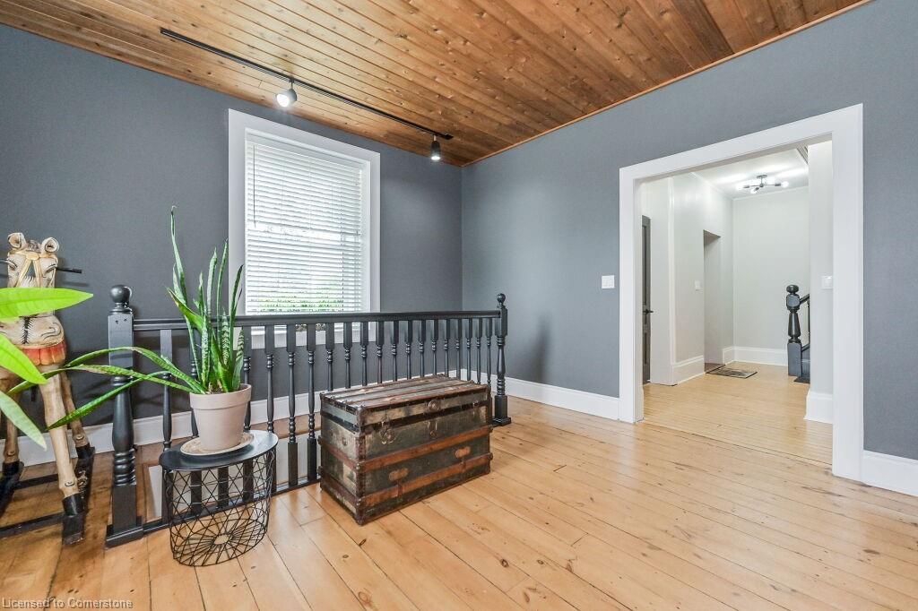 180 Union Street W Property Photo 19