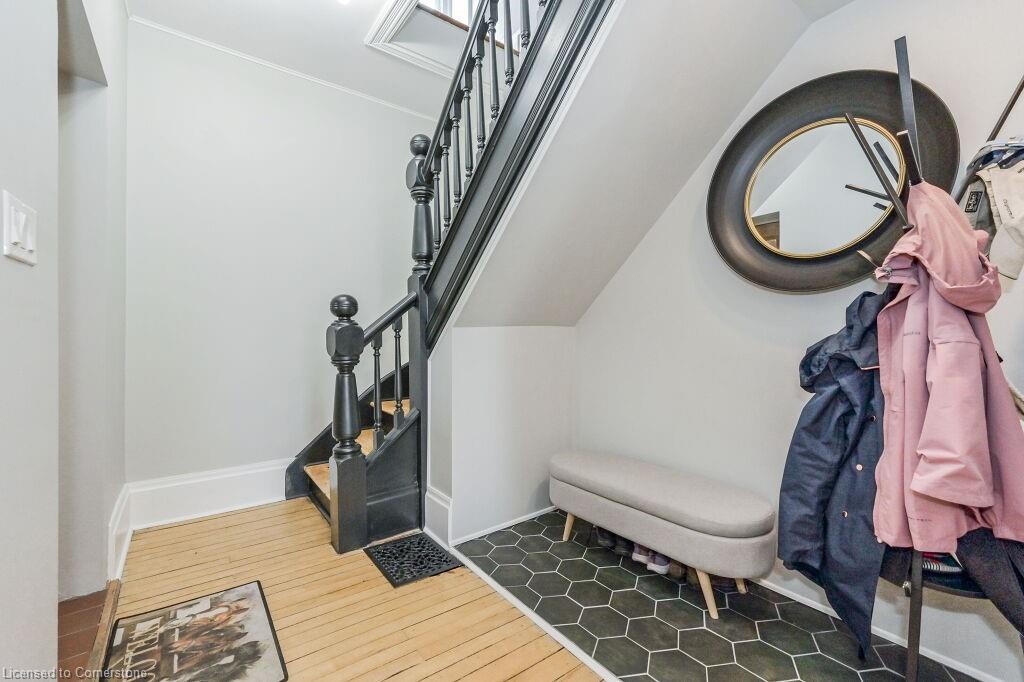 180 Union Street W Property Photo 21