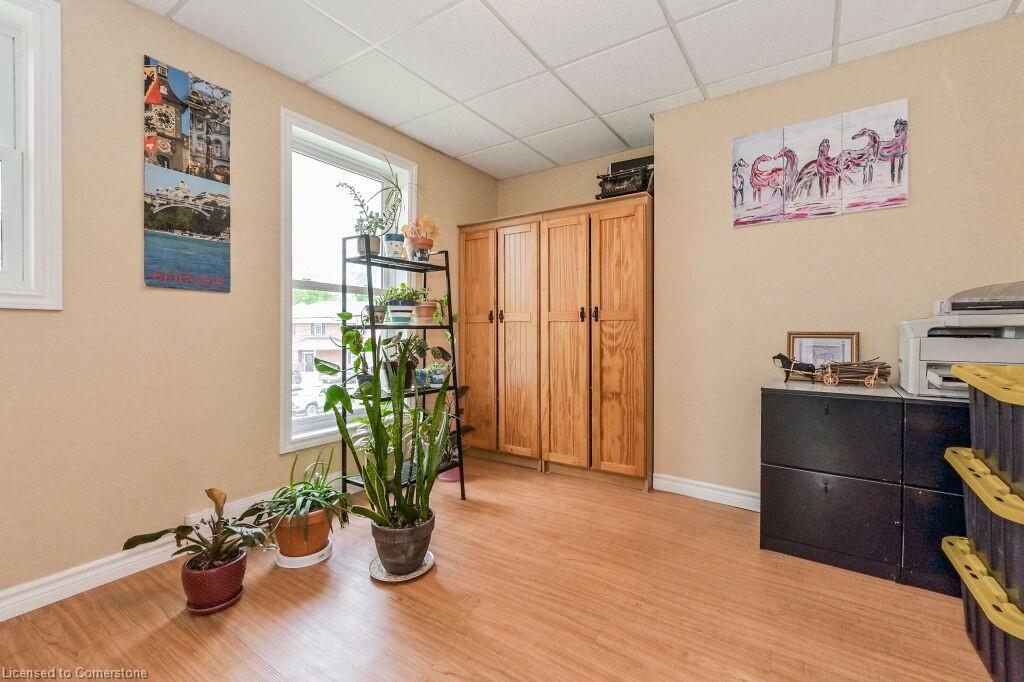 180 Union Street W Property Photo 24