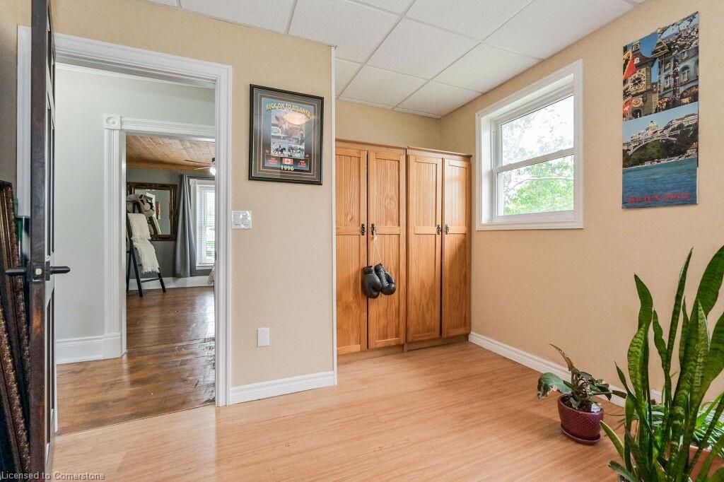 180 Union Street W Property Photo 25