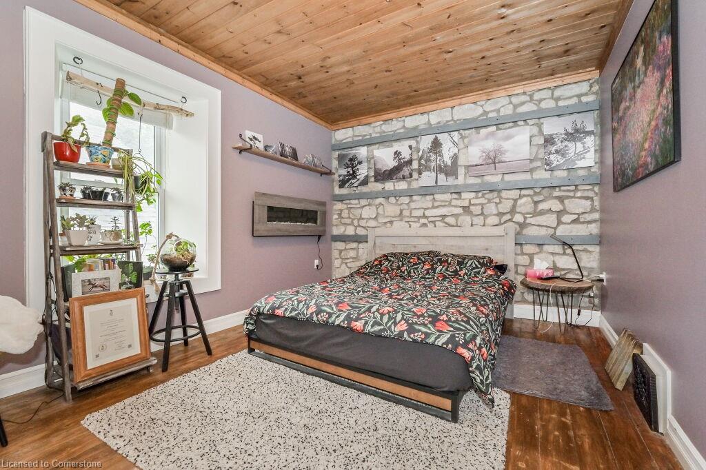 180 Union Street W Property Photo 26