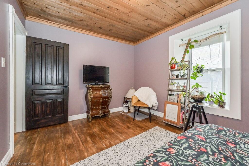180 Union Street W Property Photo 27