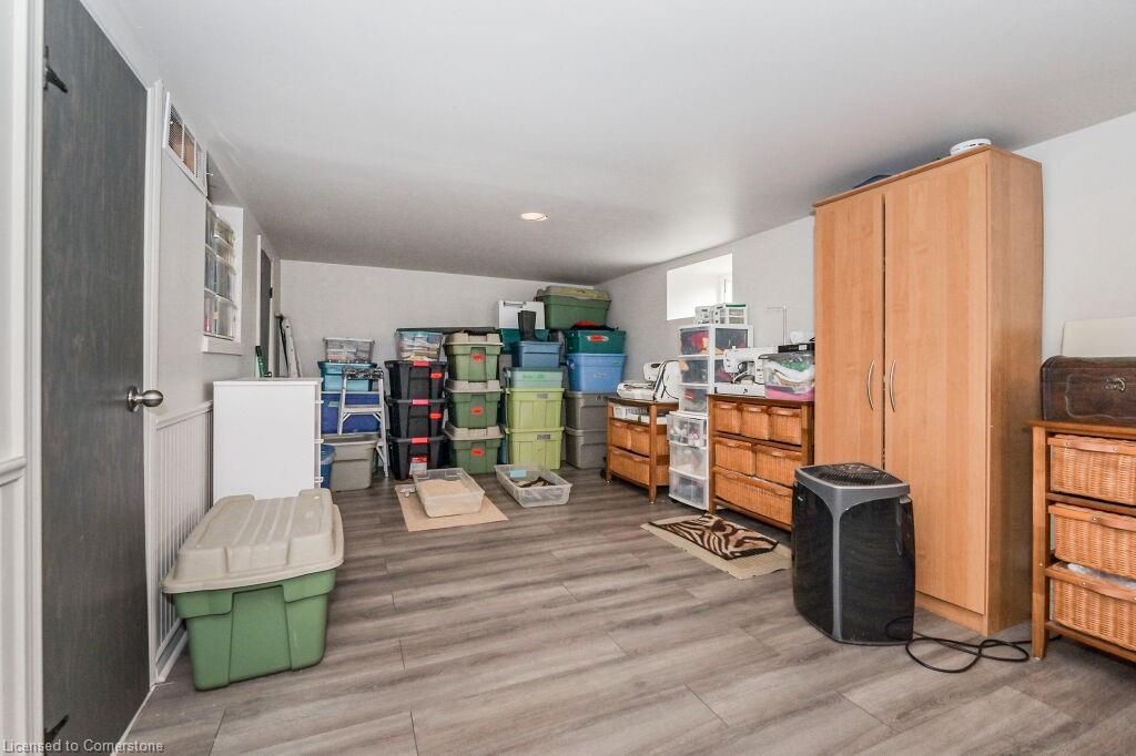 180 Union Street W Property Photo 35