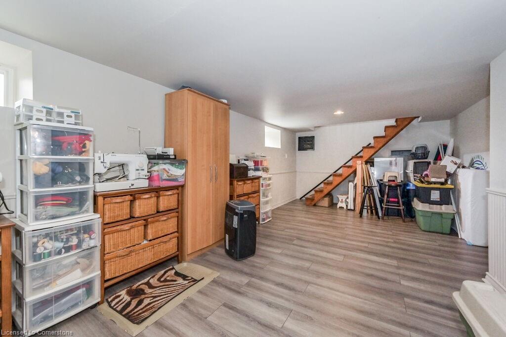 180 Union Street W Property Photo 36