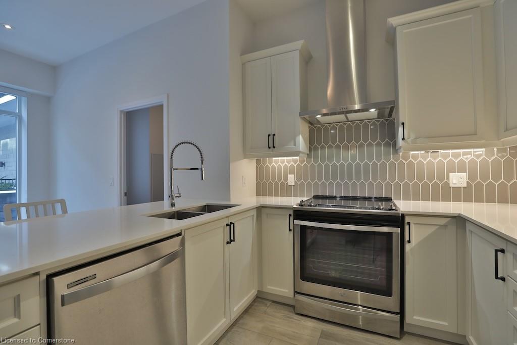 118-1 Redfern Avenue Property Photo 8