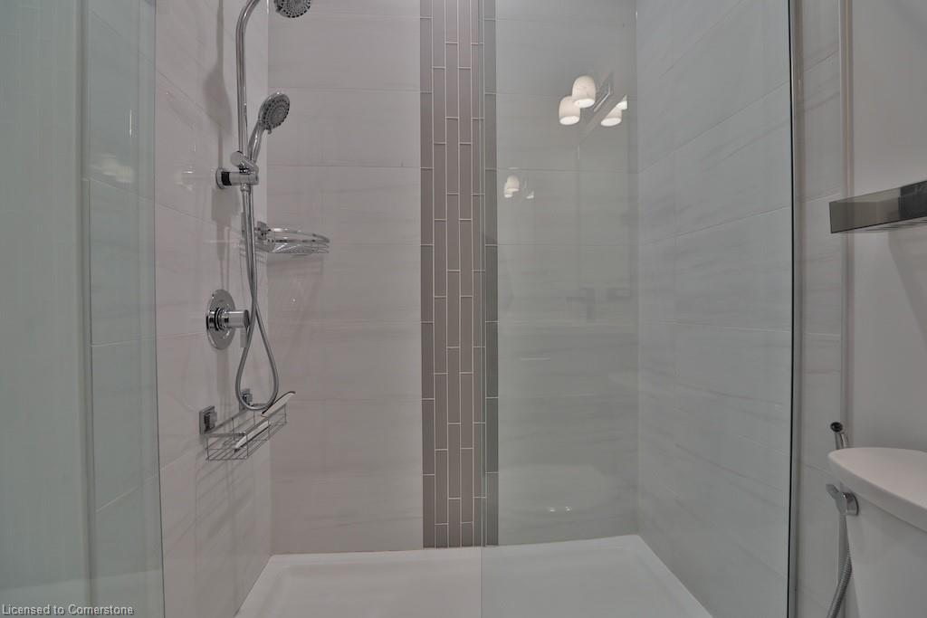 118-1 Redfern Avenue Property Photo 18