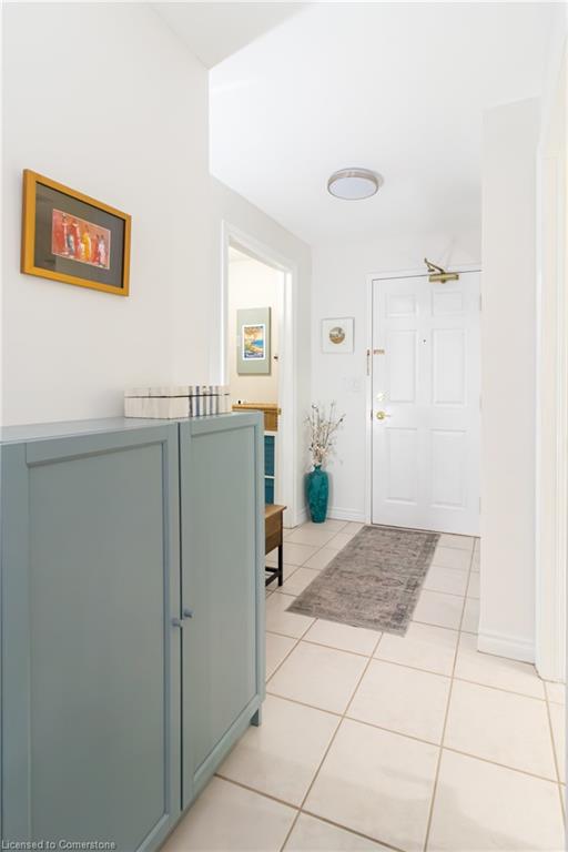 210-5188 Lakeshore Road Property Photo 4