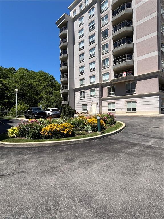 203-4000 Creekside Drive Property Photo 2