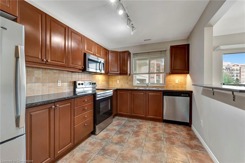 203-4000 Creekside Drive Property Photo 10