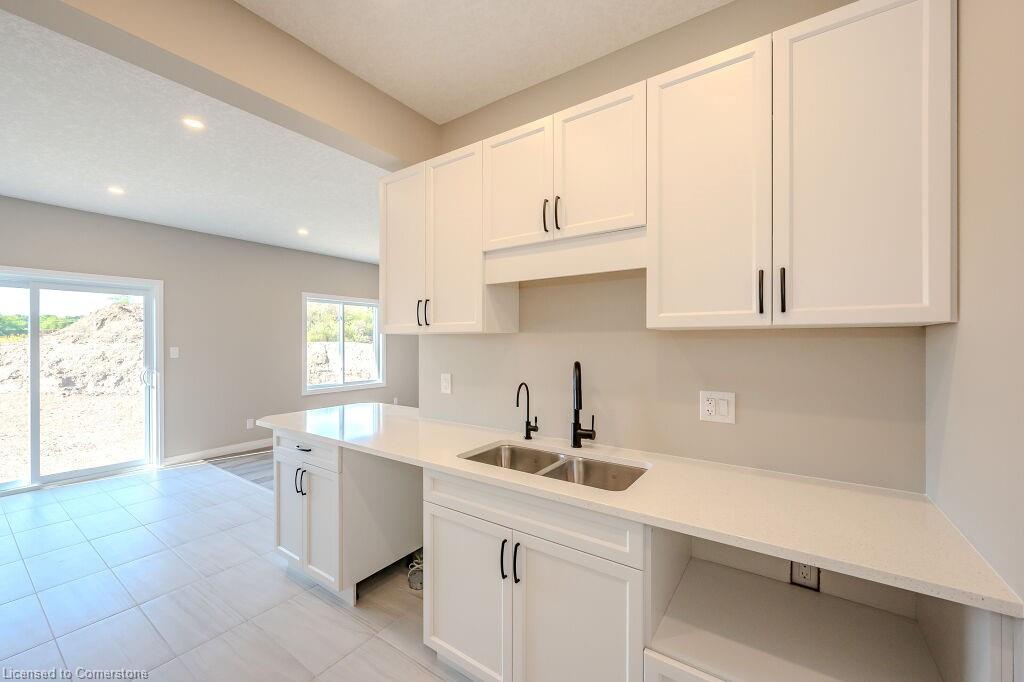 427 Woolwich Street Property Photo 6